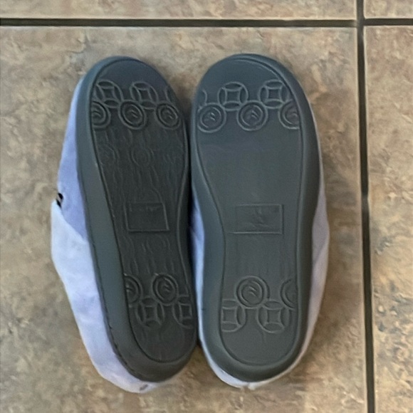 New Without Tags~Woman’s Lavender Isotoner Size 9.5~10 Fits More For 8.5~9.0 - Picture 10 of 10